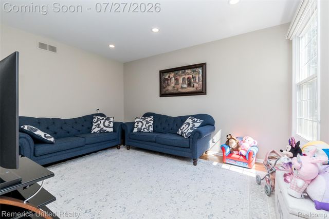 7112 Winding Brook Court 30, West Bloomfield Charter Township, MI 48322