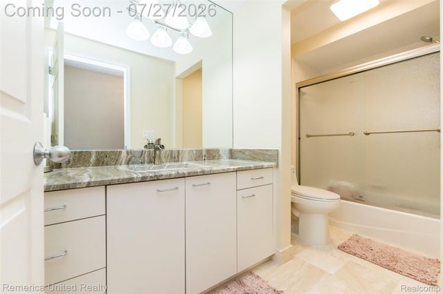7112 Winding Brook Court 30, West Bloomfield Charter Township, MI 48322