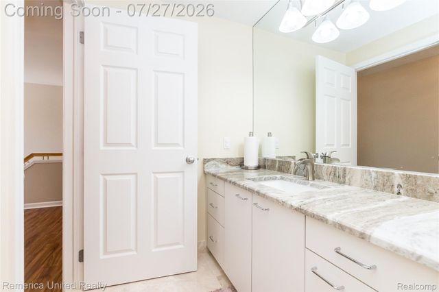 7112 Winding Brook Court 30, West Bloomfield Charter Township, MI 48322