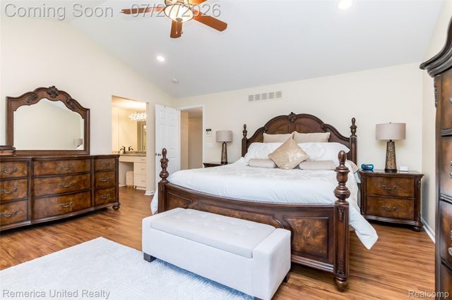 7112 Winding Brook Court 30, West Bloomfield Charter Township, MI 48322