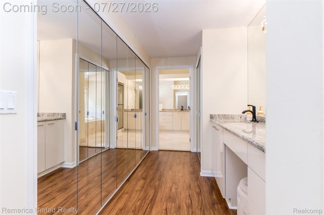 7112 Winding Brook Court 30, West Bloomfield Charter Township, MI 48322