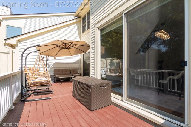 7112 Winding Brook Court 30, West Bloomfield Charter Township, MI 48322
