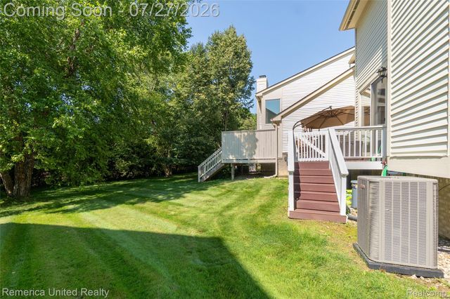 7112 Winding Brook Court 30, West Bloomfield Charter Township, MI 48322