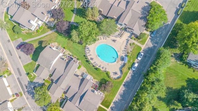 7112 Winding Brook Court 30, West Bloomfield Charter Township, MI 48322