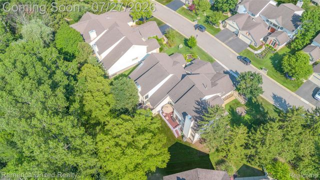 7112 Winding Brook Court 30, West Bloomfield Charter Township, MI 48322