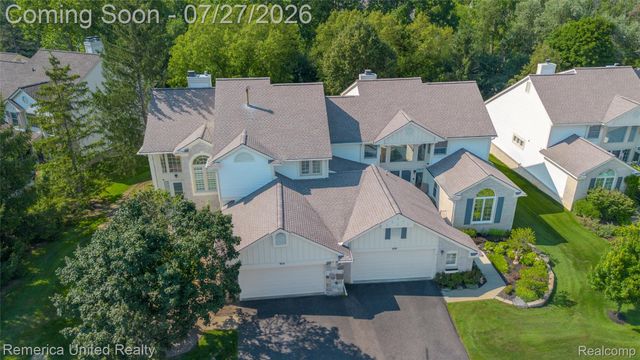 7112 Winding Brook Court 30, West Bloomfield Charter Township, MI 48322