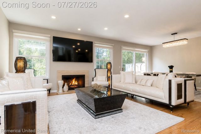 7112 Winding Brook Court 30, West Bloomfield Charter Township, MI 48322