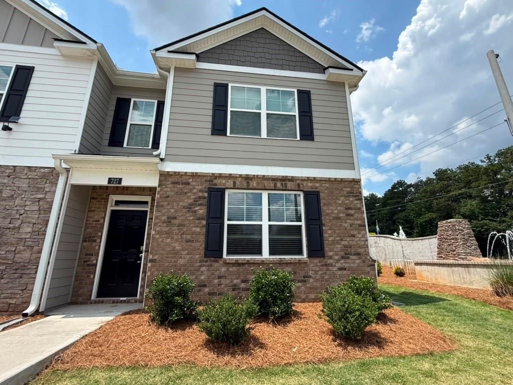 727 Aura Trail, Lawrenceville, GA 30045