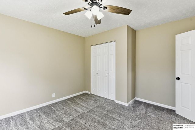 2012 Benson Gardens Boulevard, Omaha, NE 68134