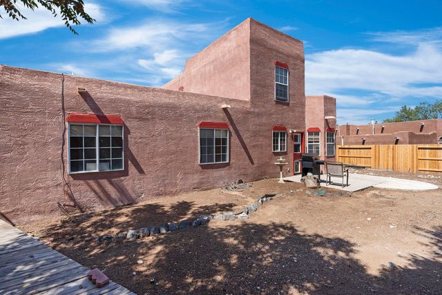 6716 Carney Avenue NW, Albuquerque, NM 87120