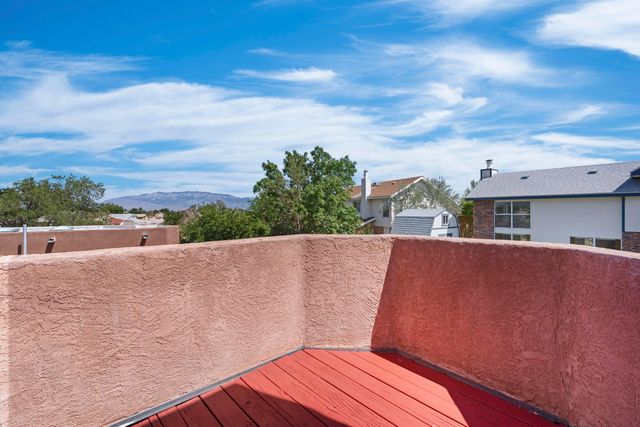 6716 Carney Avenue NW, Albuquerque, NM 87120