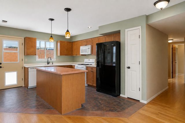 6716 Carney Avenue NW, Albuquerque, NM 87120
