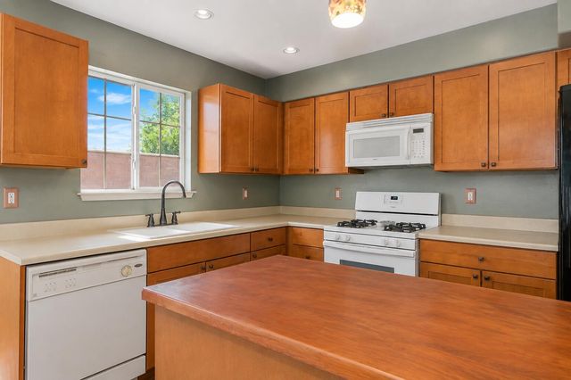 6716 Carney Avenue NW, Albuquerque, NM 87120