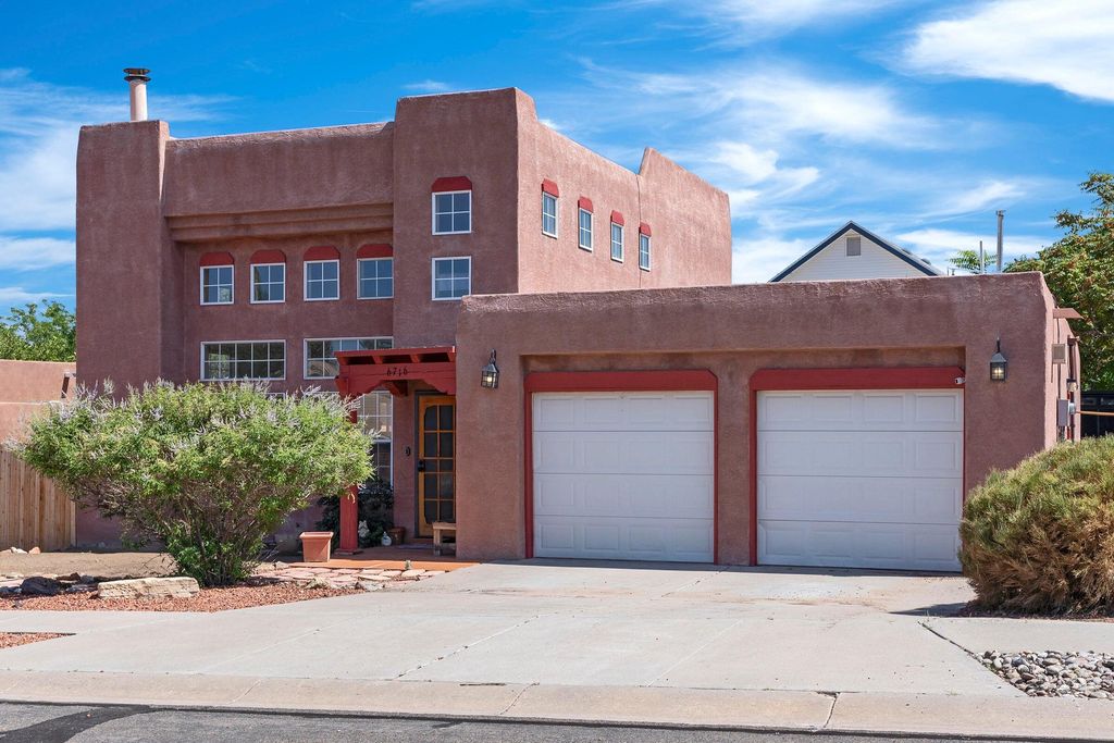 6716 Carney Avenue NW, Albuquerque, NM 87120