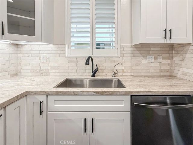 4724 Kester 109, Sherman Oaks, CA 91403