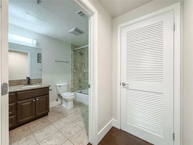 4724 Kester 109, Sherman Oaks, CA 91403