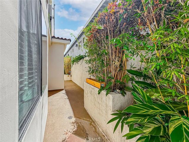 4724 Kester 109, Sherman Oaks, CA 91403