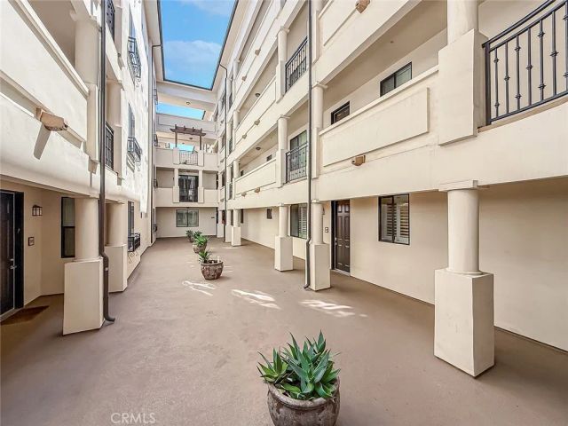 4724 Kester 109, Sherman Oaks, CA 91403