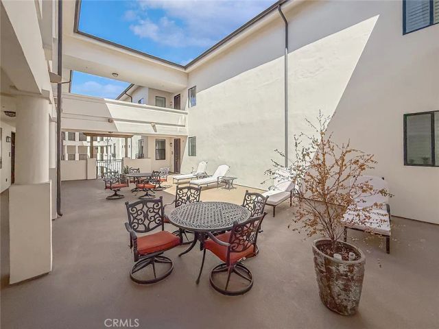 4724 Kester 109, Sherman Oaks, CA 91403