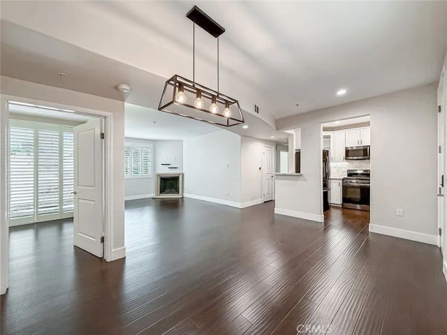 4724 Kester 109, Sherman Oaks, CA 91403