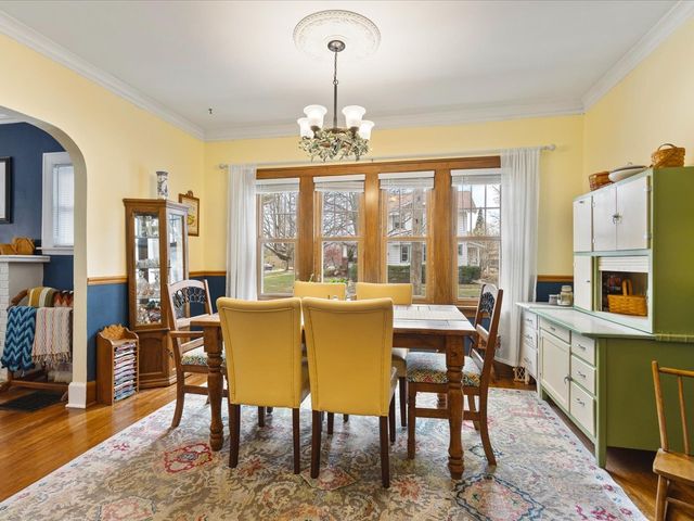 302 N Rockford Avenue, Rockford, IL 61107