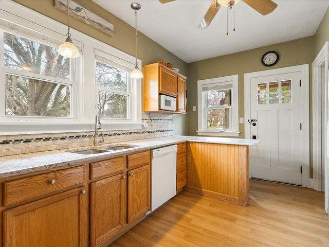 302 N Rockford Avenue, Rockford, IL 61107