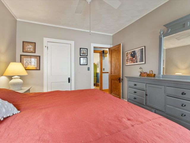 302 N Rockford Avenue, Rockford, IL 61107