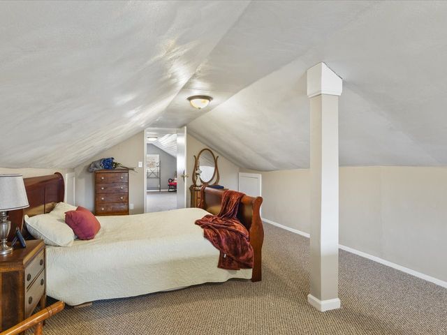 302 N Rockford Avenue, Rockford, IL 61107