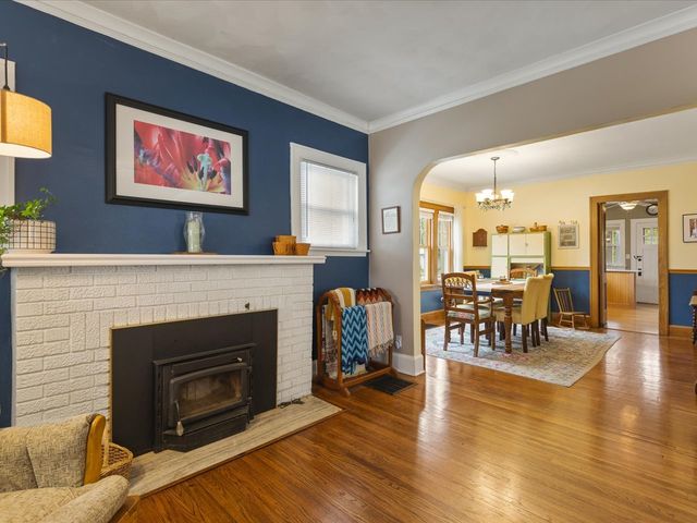 302 N Rockford Avenue, Rockford, IL 61107