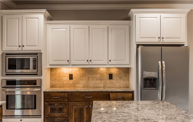 6101 Woodbine Drive, Rogers, AR 72758