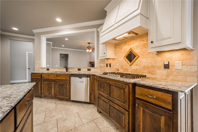 6101 Woodbine Drive, Rogers, AR 72758