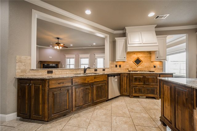 6101 Woodbine Drive, Rogers, AR 72758