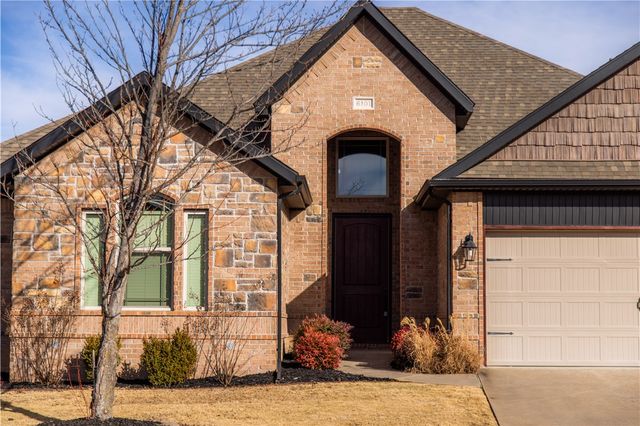 6101 Woodbine Drive, Rogers, AR 72758