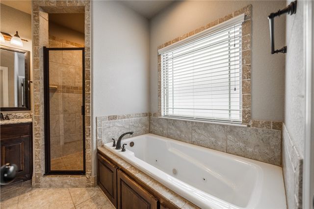 6101 Woodbine Drive, Rogers, AR 72758