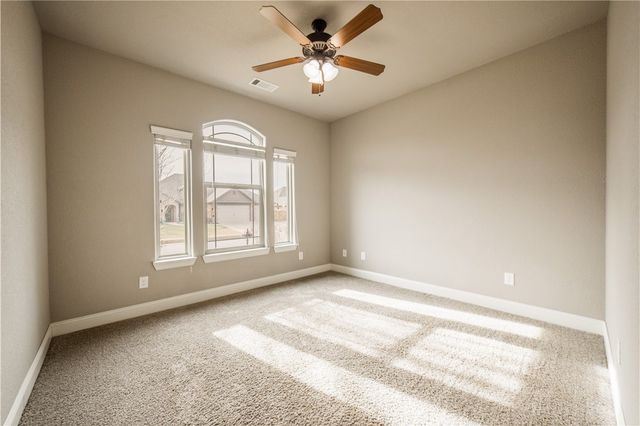 6101 Woodbine Drive, Rogers, AR 72758