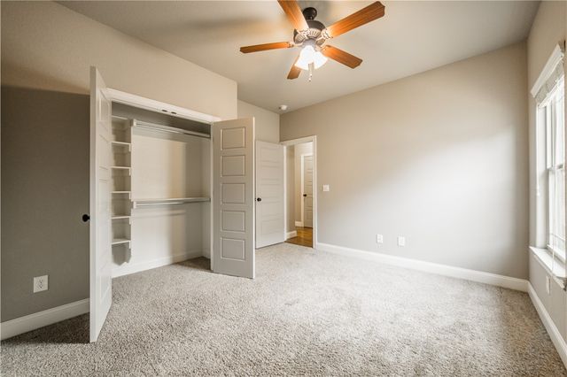 6101 Woodbine Drive, Rogers, AR 72758