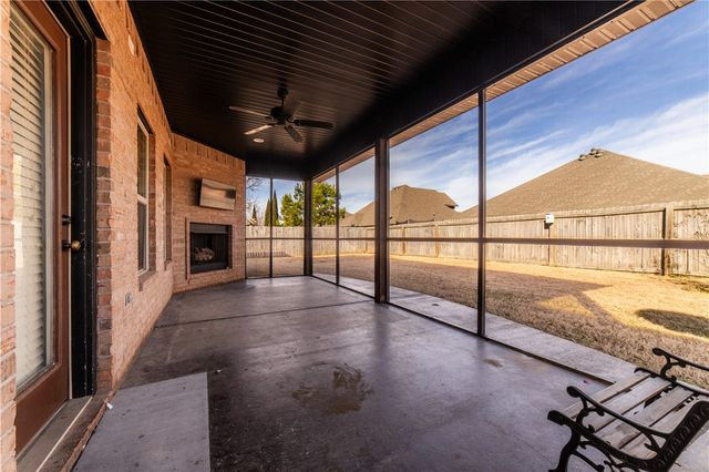 6101 Woodbine Drive, Rogers, AR 72758