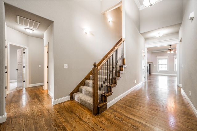 6101 Woodbine Drive, Rogers, AR 72758