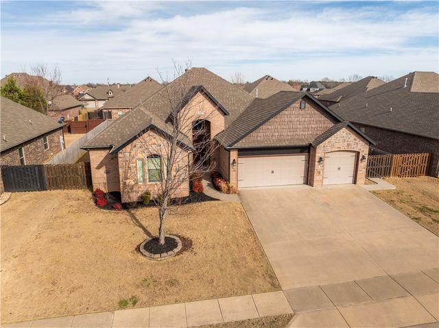 6101 Woodbine Drive, Rogers, AR 72758