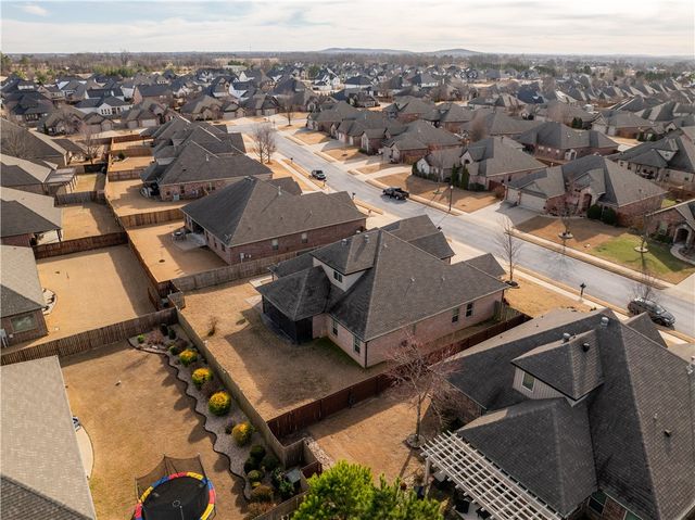 6101 Woodbine Drive, Rogers, AR 72758