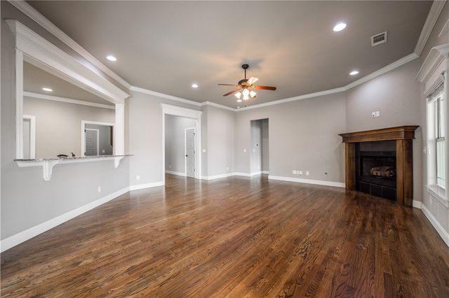 6101 Woodbine Drive, Rogers, AR 72758