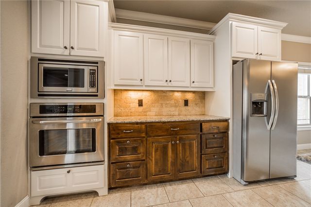 6101 Woodbine Drive, Rogers, AR 72758