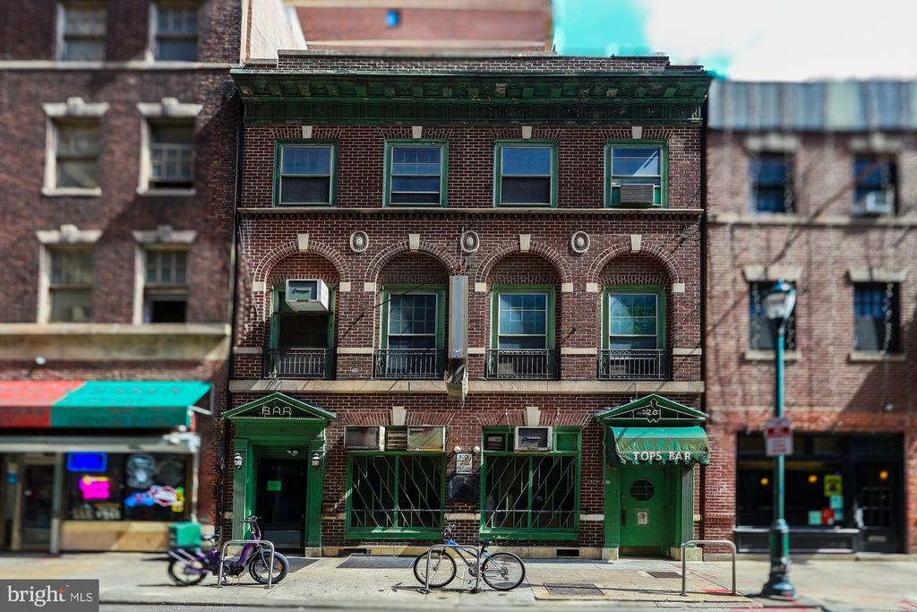 259-61 S 15TH ST, PHILADELPHIA, PA 19102 — exterior