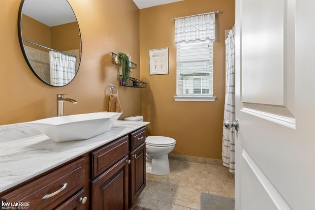 18202 Tiger Drive, Macomb, MI 48042