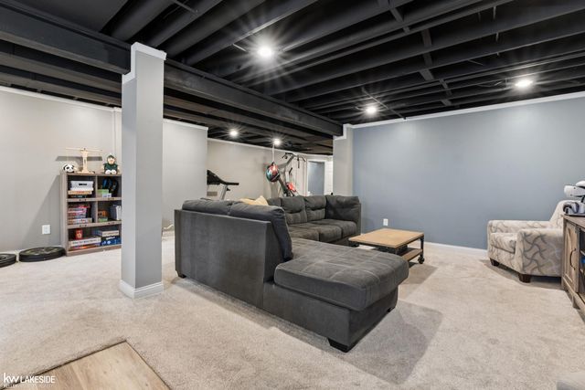 18202 Tiger Drive, Macomb, MI 48042