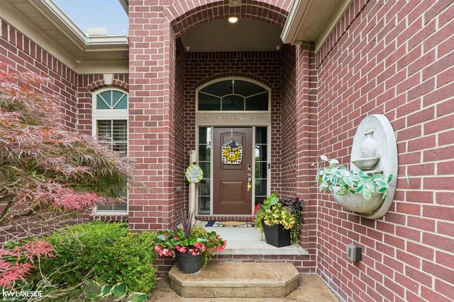 18202 Tiger Drive, Macomb, MI 48042