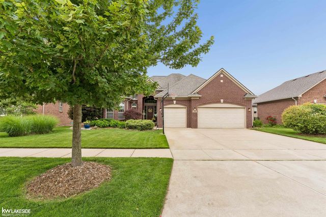 18202 Tiger Drive, Macomb, MI 48042