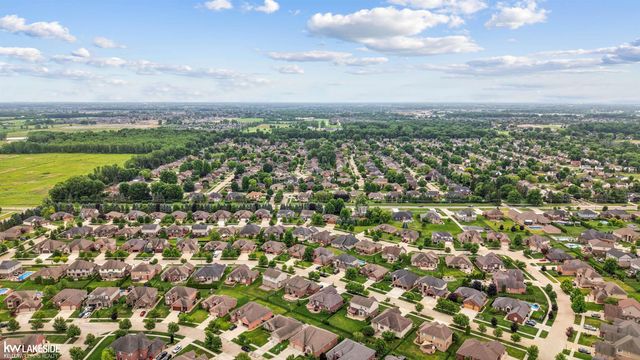 18202 Tiger Drive, Macomb, MI 48042