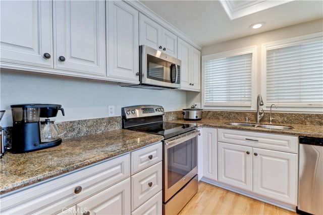 2045 Via Mariposa E Q, Laguna Woods, CA 92637