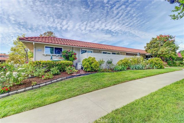 2045 Via Mariposa E Q, Laguna Woods, CA 92637